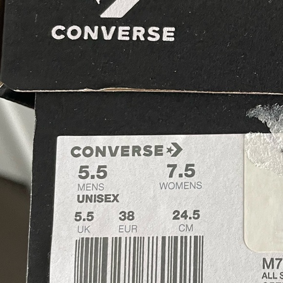 Miley Cyrus Low Top Converse - Picture 5 of 5